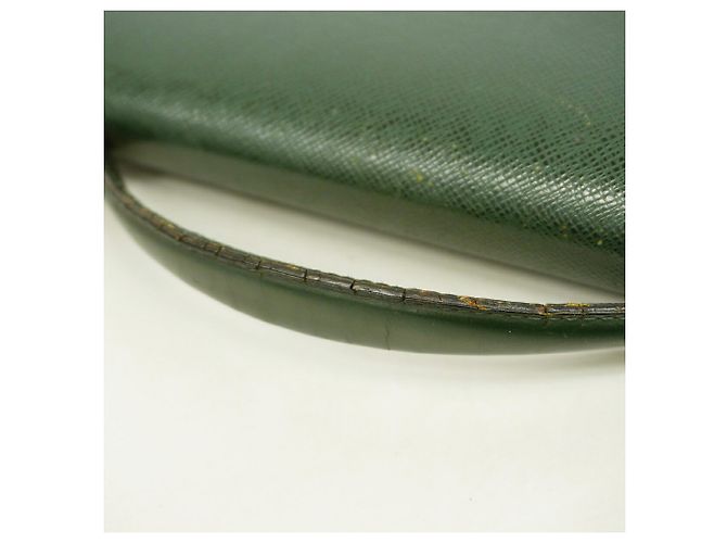 Bolso Louis Vuitton Taiga Monceau 28 - vista 7