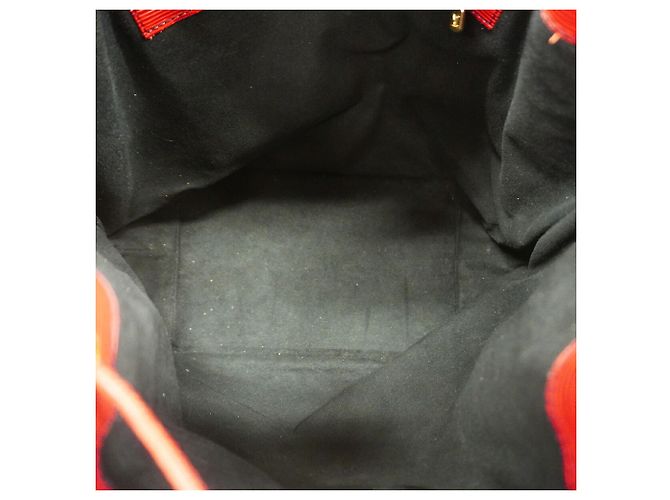 Borsa a tracolla Louis Vuitton Epi Noe Rosso - vista 4