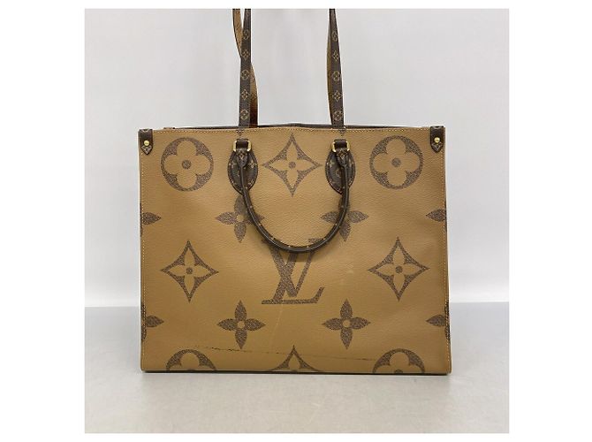Borsa Tote Louis Vuitton Monogram Giant Reverse OnTheGo GM Marrone - vista 11