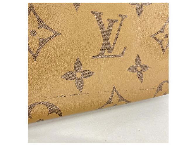 Borsa Tote Louis Vuitton Monogram Giant Reverse OnTheGo GM Marrone - vista 7