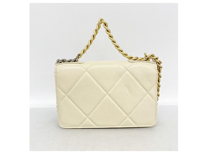 Portafoglio a spalla con catena Chanel in pelle d'agnello beige - vista 11
