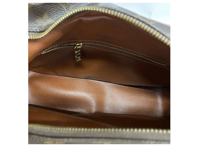 Borsa a tracolla Louis Vuitton Monogram Boulogne 30 Marrone - vista 4