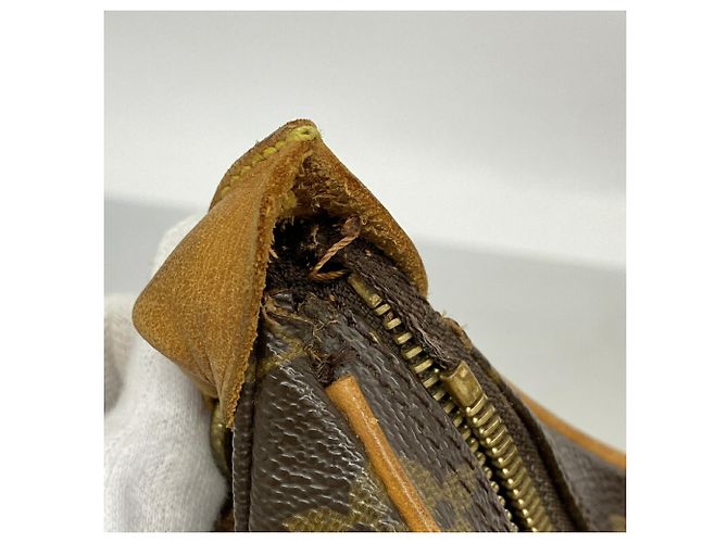 Borsa a tracolla Louis Vuitton Monogram Boulogne 30 Marrone - vista 6