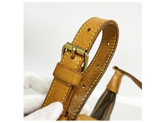 Borsa a tracolla Louis Vuitton Monogram Boulogne 30 Marrone - vista 7