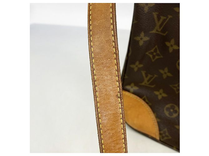 Borsa a tracolla Louis Vuitton Monogram Boulogne 30 Marrone - vista 8