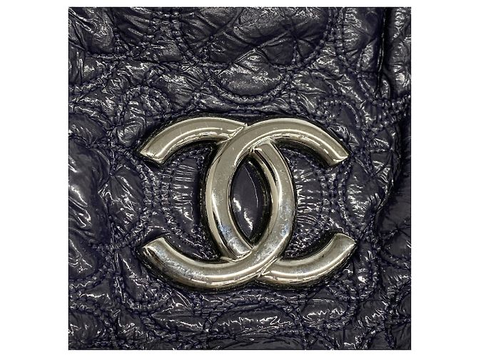 Borsa a tracolla Chanel in pelle blu navy - vista 7