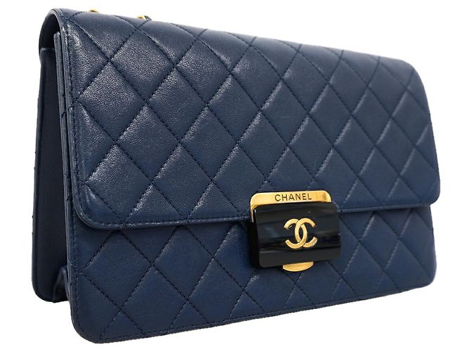 Chanel Matelassé Schultertasche Marineblau - Ansicht 2