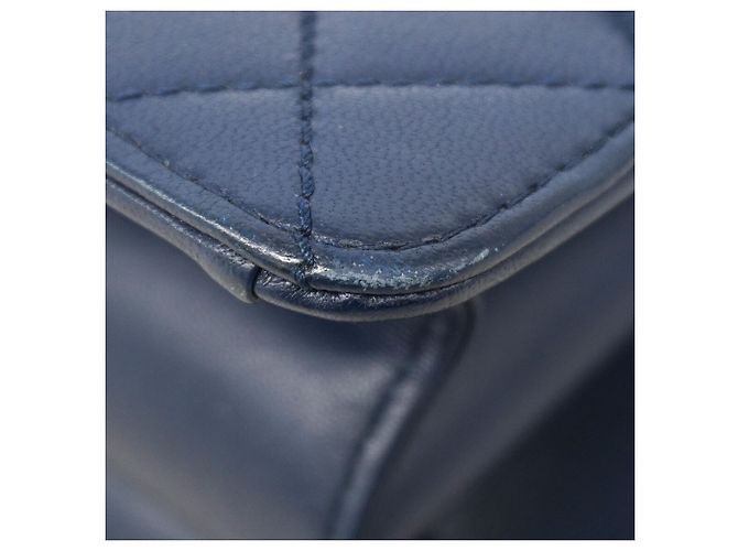 Chanel Matelassé Schultertasche Marineblau - Ansicht 6