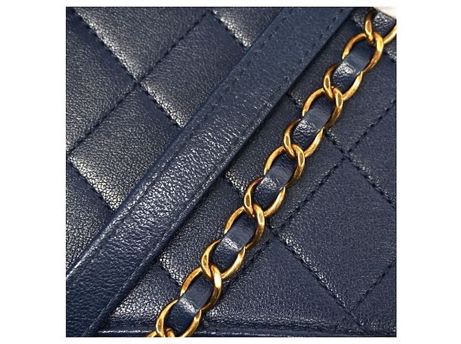 Chanel Matelassé Schultertasche Marineblau - Ansicht 8