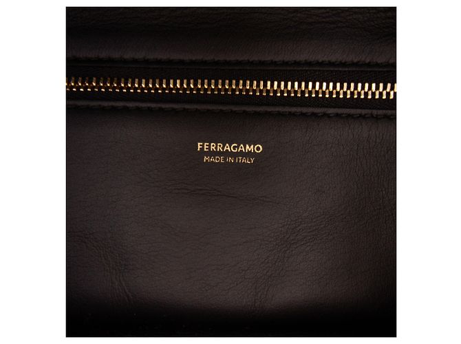Salvatore Ferragamo Borsa Bowling Convertibile Vara Plate in Pelle Nera Ferragamo - vista 5