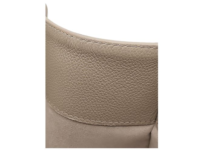 Louis Vuitton Beige Monogram Empreinte OnTheGo MM - vista 9