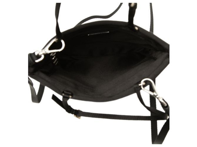 Bolso tote convertible Prada en raso negro - vista 4