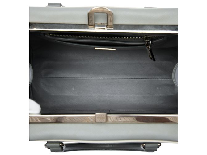 Prada Gray Saffiano Lux Pyramid Frame Handtasche Braun - Ansicht 4