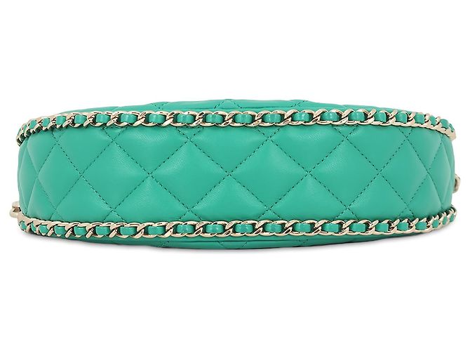 Borsa Hobo Chanel Small in pelle d'agnello matelassé verde con catena e gancio - vista 3
