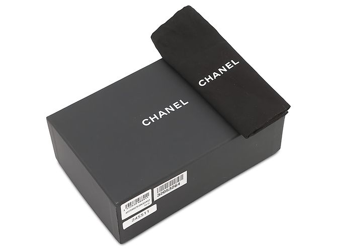 Chanel Boy Mini Chevron Caviar Clutch in Schwarz mit Kette - Ansicht 6