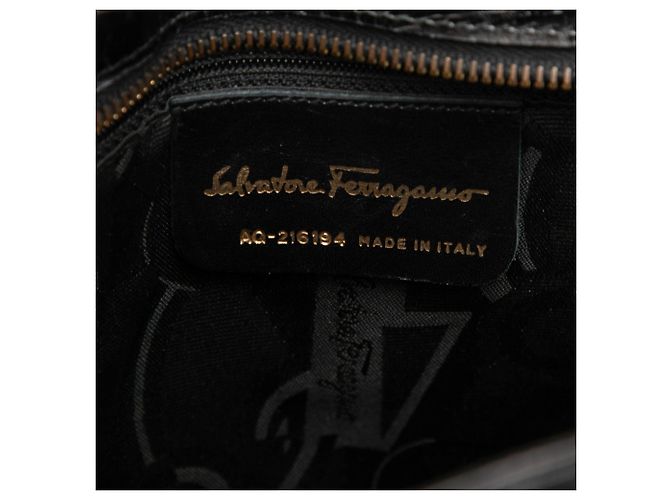 Salvatore Ferragamo Borsa a tracolla Ferragamo in pelle embossed croc nera Double Gancini - vista 5