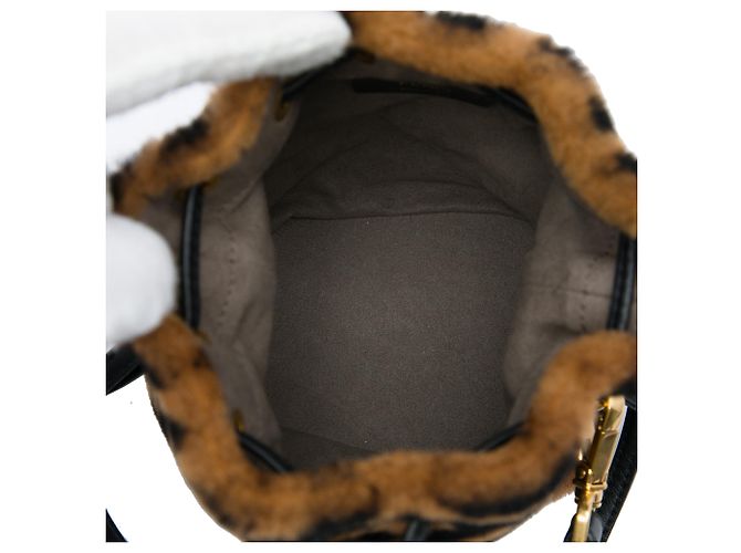 Borsa bucket Fendi Brown Mini Zucca Shearling Mon Tresor Marrone - vista 4
