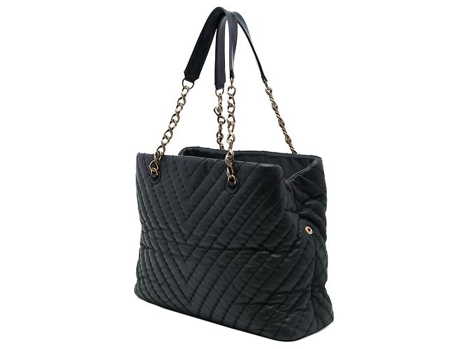 Tote Chanel Large Chevron Surpique in vitello iridescente nero - vista 2