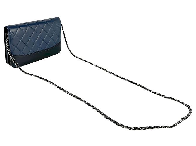 Portafoglio Gabrielle Wallet On Chain Chanel Blue Bicolor in pelle di vitello invecchiata - vista 12