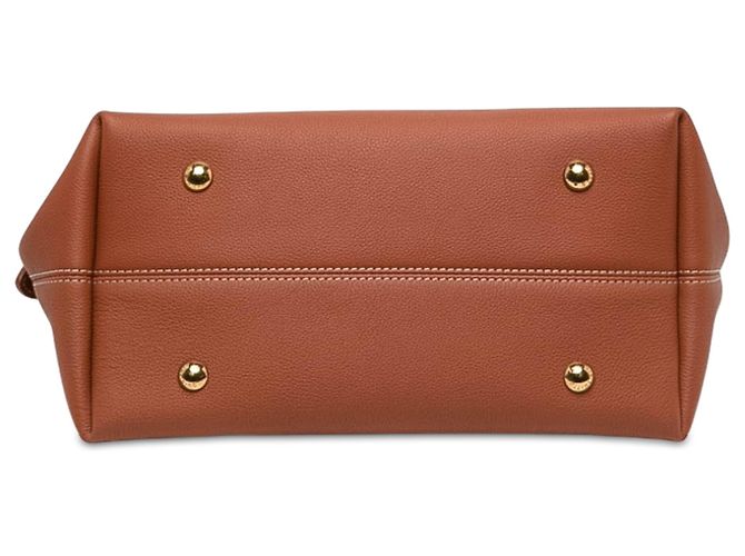 Louis Vuitton Low Key Hobo MM em couro de bezerro grão marrom - vista 3