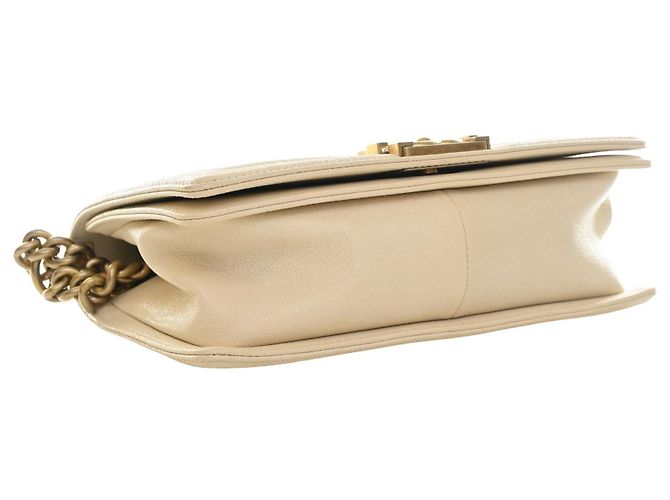 Chanel White Old Medium Quilted Caviar Boy Flap Blanco Crudo - vista 12