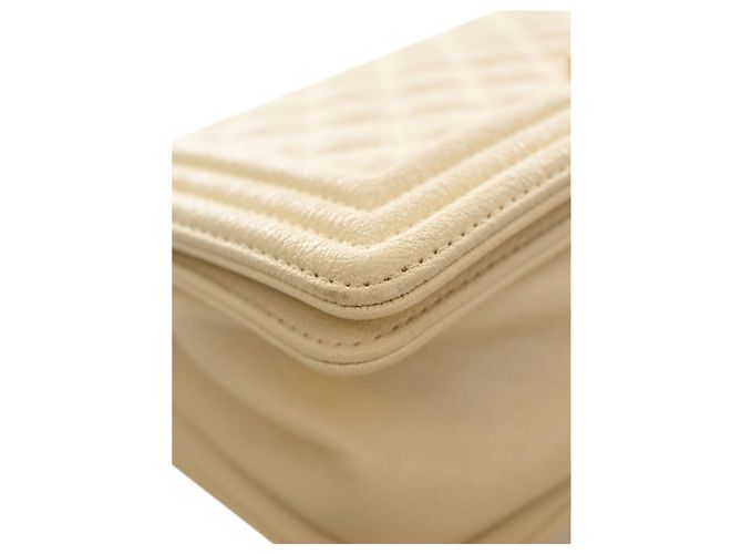Chanel White Old Medium Quilted Caviar Boy Flap Blanco Crudo - vista 6