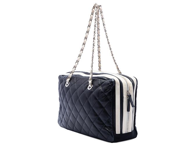 Chanel Blue Paris Venice gesteppte Lammleder Lido Schultertasche Blau Marineblau - Ansicht 2