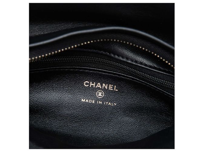 Clutch da polso Chanel in velluto trapuntato nero CC con cristalli - vista 5
