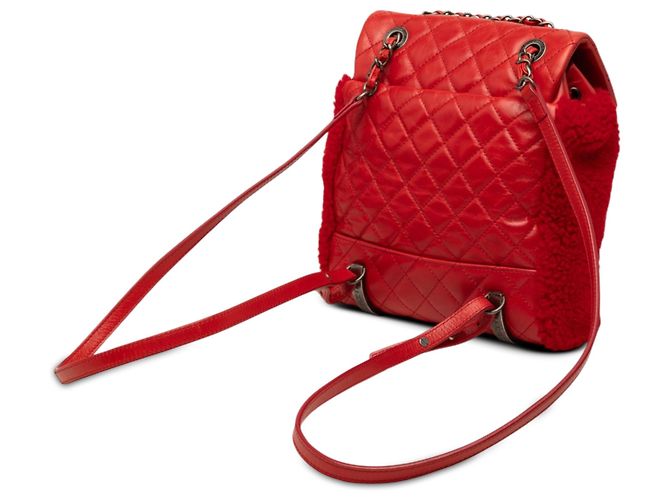Zaino Mountain Chanel piccolo in shearling e vitello lucido rosso - vista 2