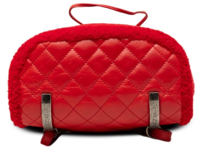 Zaino Mountain Chanel piccolo in shearling e vitello lucido rosso - vista 3