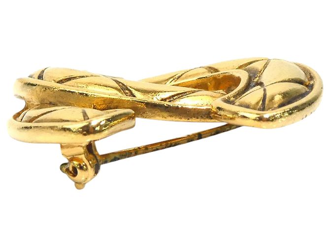 Spilla trapuntata Chanel Gold CC placcata oro D'oro - vista 5