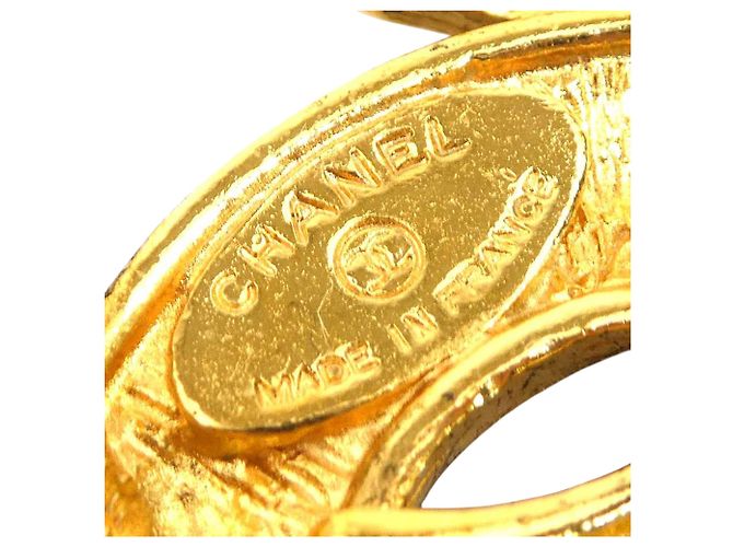 Spilla trapuntata Chanel Gold CC placcata oro D'oro - vista 7