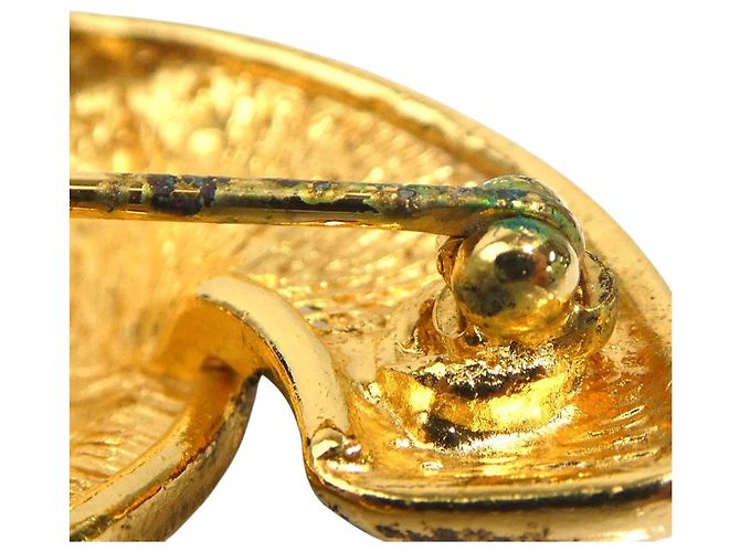 Spilla trapuntata Chanel Gold CC placcata oro D'oro - vista 8