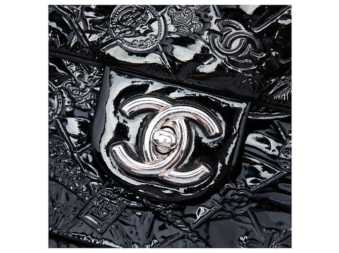 Chanel Black Jumbo Patent Embossed Lucky Symbols Flap Nero - vista 5