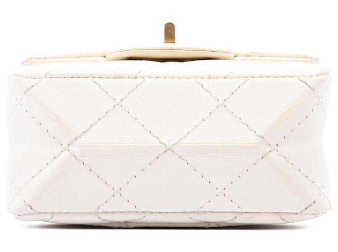 Chanel White Mini Quilted Aged Calfskin 2.55 Reissue North South Flap - vista 3