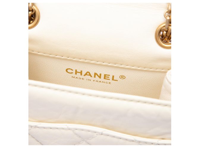 Chanel White Mini Quilted Aged Calfskin 2.55 Reissue North South Flap - vista 5