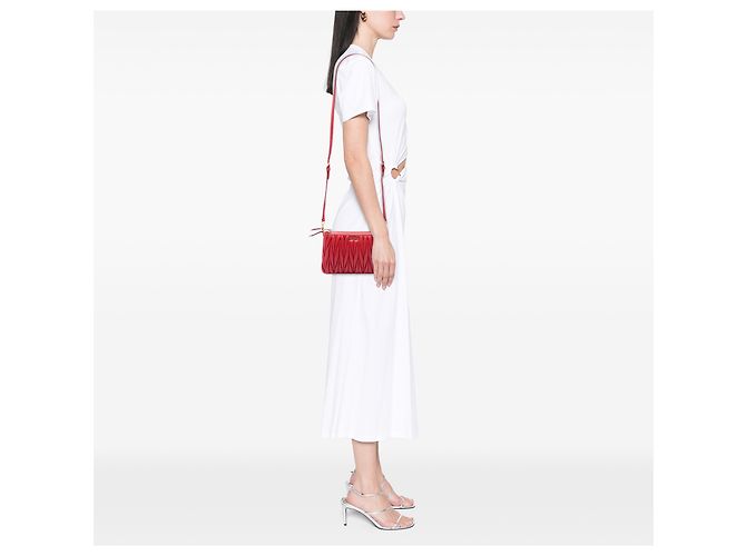 Miu Miu Red Matelasse Nappa Double Zip Crossbody - vista 6