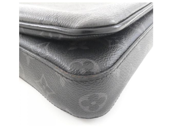 Borsa Trio Messenger Louis Vuitton Monogram Eclipse Reverse Nero - vista 3