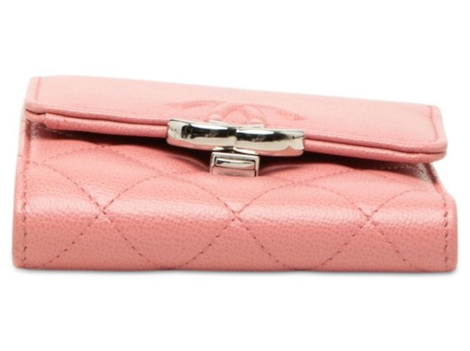 Portafoglio tri-fold Chanel Matelassé in pelle rosa - vista 3