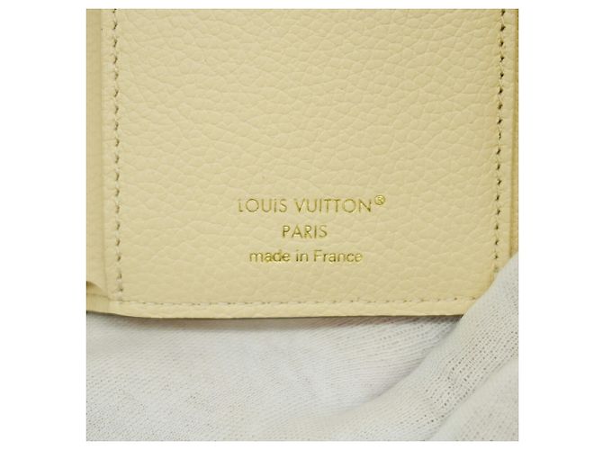 Cartera Louis Vuitton Tri-fold en Cream Crudo - vista 4