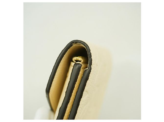 Cartera Louis Vuitton Tri-fold en Cream Crudo - vista 5