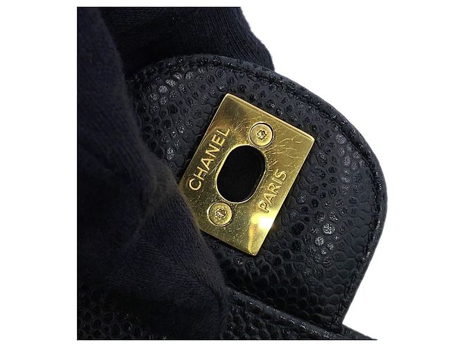 Borsa a tracolla con catena Chanel in pelle di vitello martellata nera Nero - vista 11