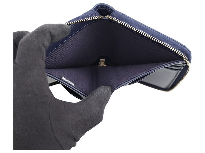 Timeless Carteira Bi-Fold Chanel em Navy - vista 5