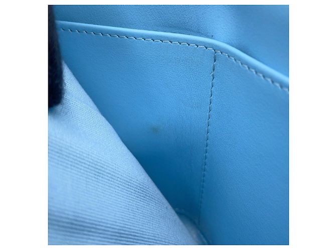Chanel Tri-fold Geldbörse aus blauem genarbtem Kalbsleder Hellblau - Ansicht 11