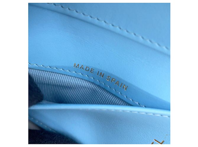 Chanel Tri-fold Geldbörse aus blauem genarbtem Kalbsleder Hellblau - Ansicht 15