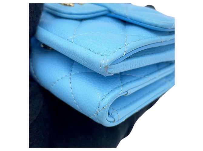 Chanel Tri-fold Geldbörse aus blauem genarbtem Kalbsleder Hellblau - Ansicht 7