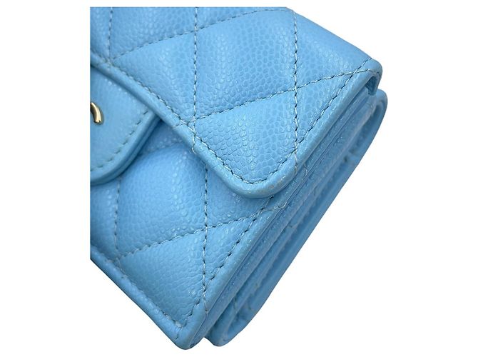 Chanel Tri-fold Geldbörse aus blauem genarbtem Kalbsleder Hellblau - Ansicht 8