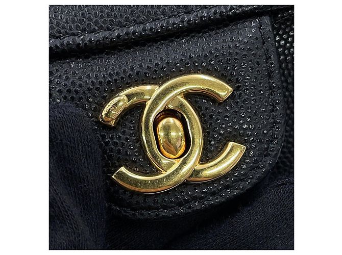 Bolsa de ombro Chanel em couro de bezerro granulado preto - vista 11