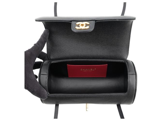 Bolsa de ombro Chanel em couro de bezerro granulado preto - vista 5