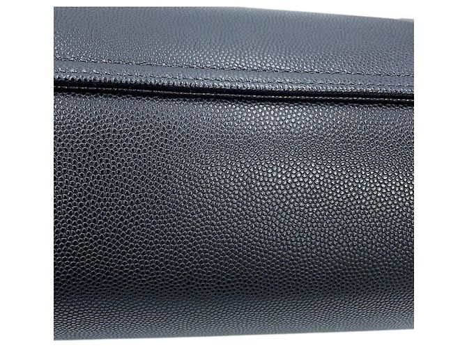 Bolsa de ombro Chanel em couro de bezerro granulado preto - vista 7